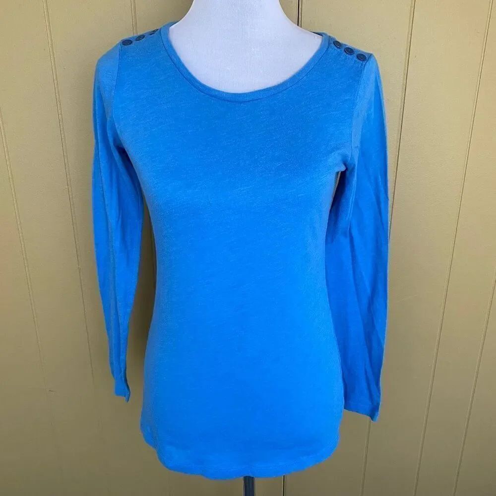 Gap women S scoopneck longsleeve top e/decorative button shoulders blue